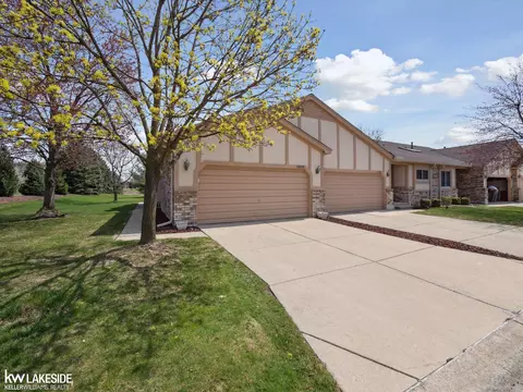 42386 Willow Tree E # 7, Clinton Township, MI 48038