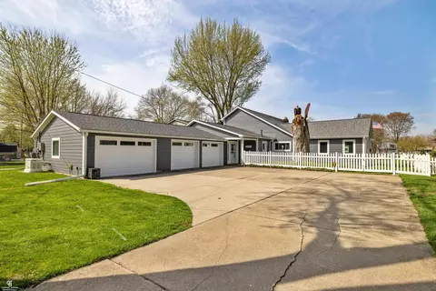 28840 Old North Riv, Harrison Township, MI 48045