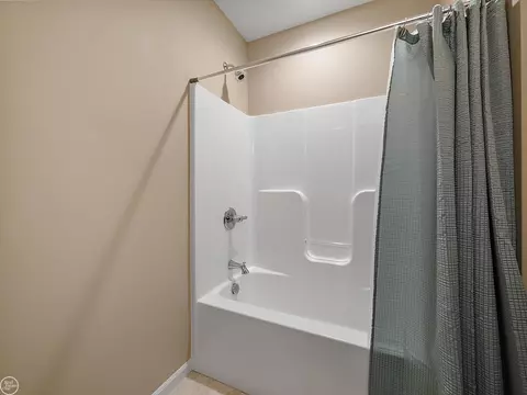 Bath - 1276 Strieter, Ann Arbor, MI 48103 photo 14 of 16
