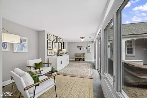 Entry Way - 90 Stanton, Grosse Pointe Farms, MI 48236 photo 2 of 4