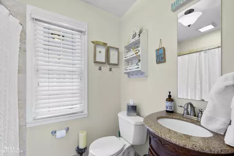 Bath - 90 Stanton, Grosse Pointe Farms, MI 48236 photo 1 of 5