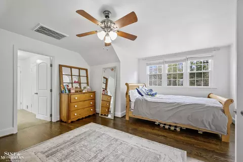 Bedroom - 90 Stanton, Grosse Pointe Farms, MI 48236 photo 7 of 8