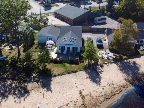 386 W Houghton Lk #B, Prudenville, MI 48651