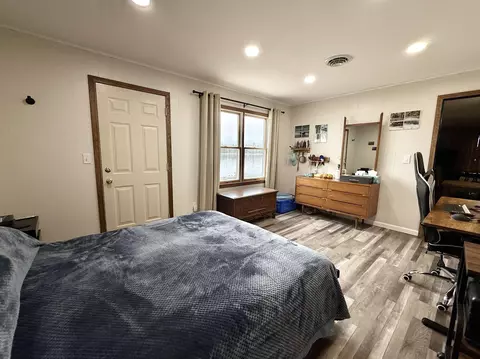 Bedroom - 2775 Lakeshore, Gladwin, MI 48624 photo 5 of 12
