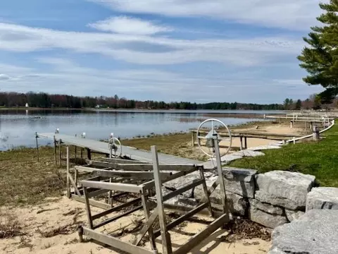 Exterior - 2775 Lakeshore, Gladwin, MI 48624 photo 6 of 10