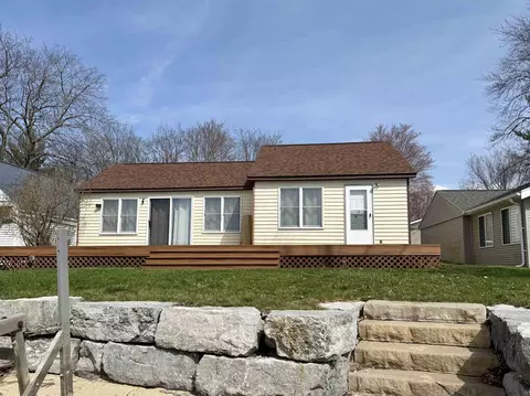 Exterior - 2775 Lakeshore, Gladwin, MI 48624 photo 2 of 10