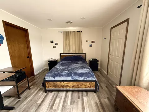Bedroom - 2775 Lakeshore, Gladwin, MI 48624 photo 4 of 12