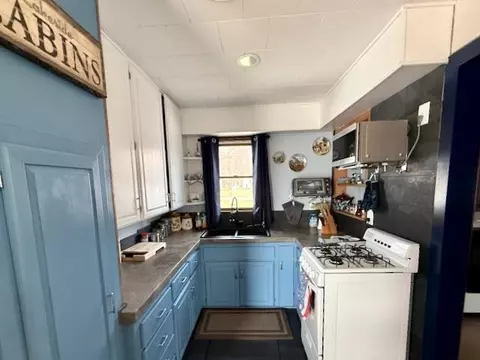 Kitchen - 2775 Lakeshore, Gladwin, MI 48624 photo 3 of 6