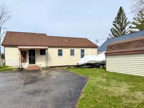 Exterior - 2775 Lakeshore, Gladwin, MI 48624 photo 7 of 10