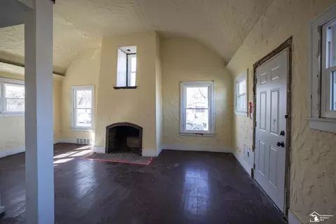 11480 E Outer, Detroit, MI 48224 photo 9