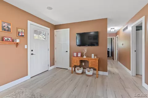Entry Way - 2911 Prairie, Adrian, MI 49221 photo 2 of 2