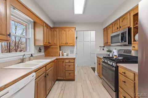 Kitchen - 2911 Prairie, Adrian, MI 49221 photo 2 of 6