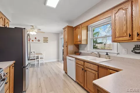 Kitchen - 2911 Prairie, Adrian, MI 49221 photo 5 of 6