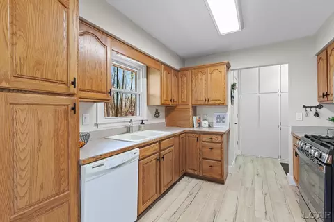 Kitchen - 2911 Prairie, Adrian, MI 49221 photo 1 of 6
