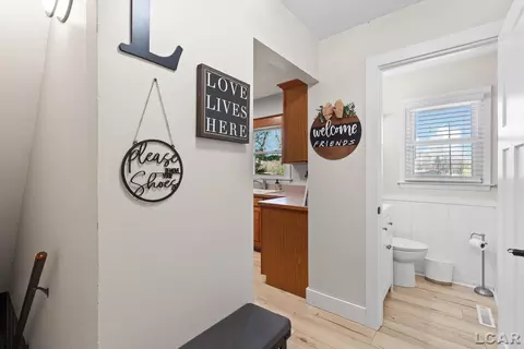 Entry Way - 2911 Prairie, Adrian, MI 49221 photo 1 of 2