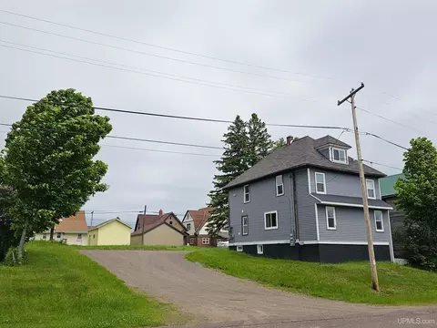 62 1st, South Range, MI 49963