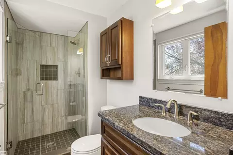 Bath - 6969 Clock Gate, Troy, MI 48098 photo 1 of 6