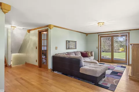 Living - 6969 Clock Gate, Troy, MI 48098 photo 4 of 5