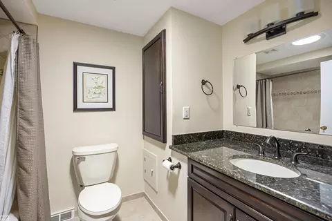 Bath - 6969 Clock Gate, Troy, MI 48098 photo 2 of 6