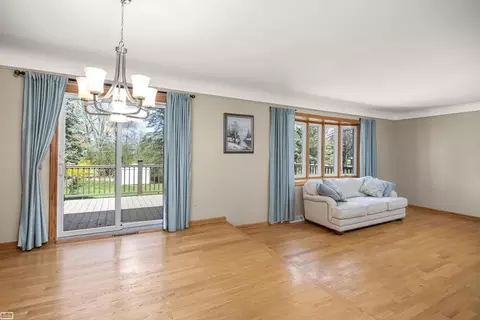 Living - 6969 Clock Gate, Troy, MI 48098 photo 3 of 5