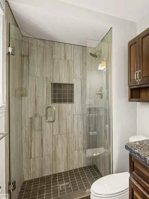 Bath - 6969 Clock Gate, Troy, MI 48098 photo 6 of 6