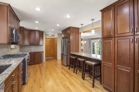 Kitchen - 6969 Clock Gate, Troy, MI 48098 photo 3 of 4
