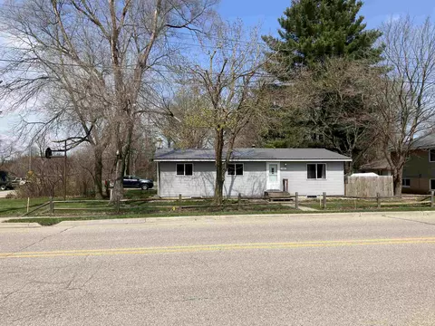 103 E Ohio, Farwell, MI 48622