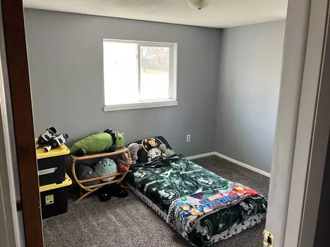 Bedroom - 103 E Ohio, Farwell, MI 48622 photo 2 of 2