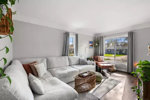 Living - 233 Pare, Clawson, MI 48017 photo 2 of 4