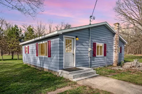 1635 S Castor, Midland, MI 48640