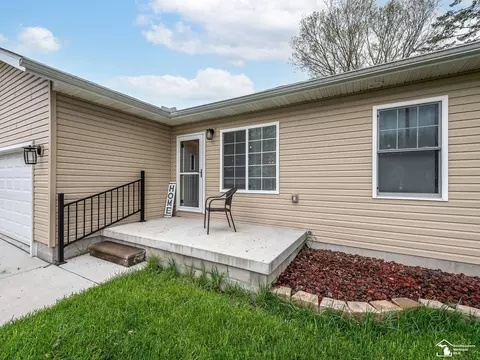 Exterior - 3271 Seminole, Monroe, MI 48162 photo 4 of 6
