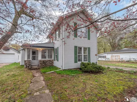 118 Litchfield, Clinton, MI 49236