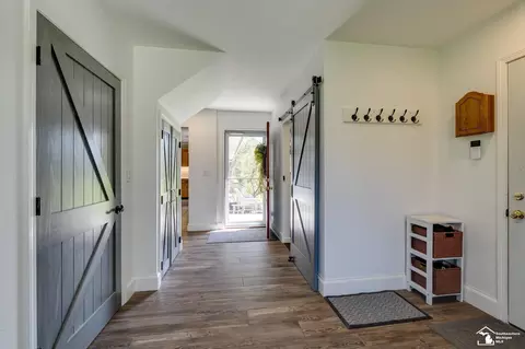 Entry Way - 6688 Keithcrest, Temperance, MI 48182 photo 5 of 7