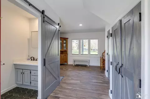 Entry Way - 6688 Keithcrest, Temperance, MI 48182 photo 3 of 7