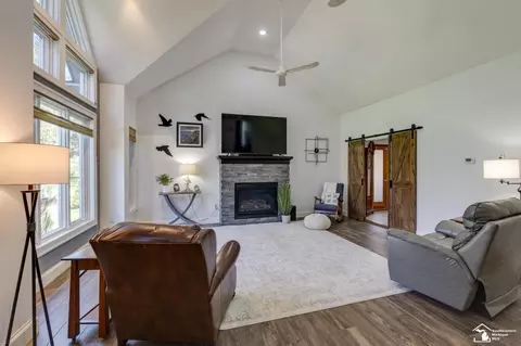 Living - 6688 Keithcrest, Temperance, MI 48182 photo 1 of 5