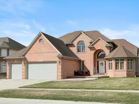 50569 Pinnacle Woods, Macomb, MI 48042