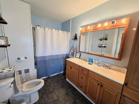 Bath - 303 N 5th, Saint Clair, MI 48079 photo 1 of 1