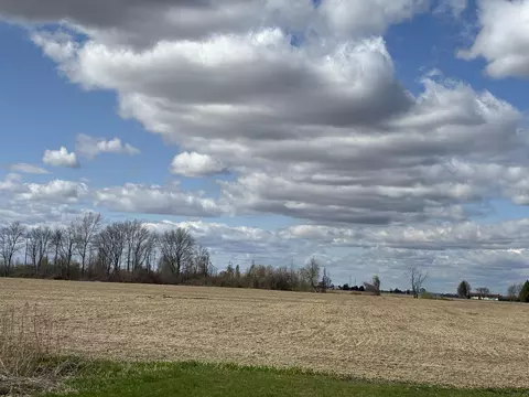 1203 E North Boutell, Kawkawlin, MI 48631