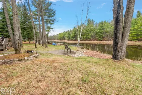 Exterior - 1077 Pineway, Gladwin, MI 48624 photo 11 of 16