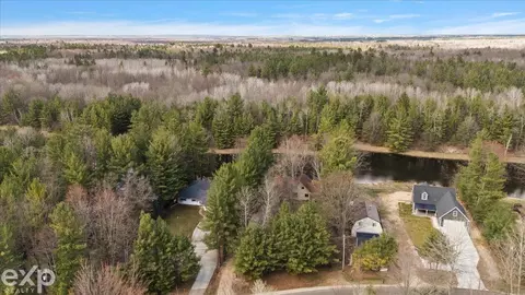 View/Area - 1077 Pineway, Gladwin, MI 48624 photo 1 of 10