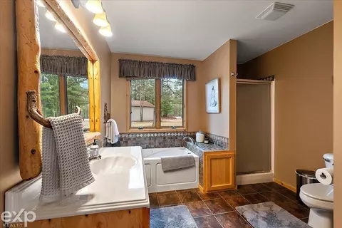 Bath - 1077 Pineway, Gladwin, MI 48624 photo 1 of 5