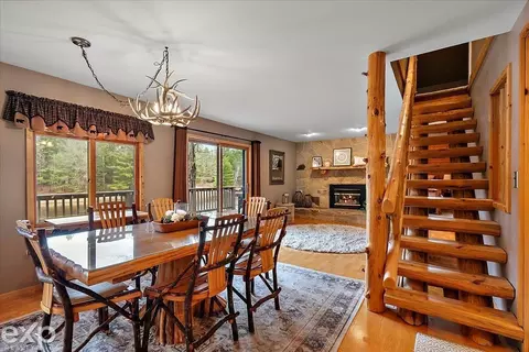 Dining - 1077 Pineway, Gladwin, MI 48624 photo 2 of 4