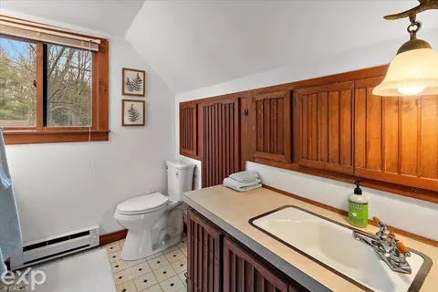 Bath - 1077 Pineway, Gladwin, MI 48624 photo 4 of 5