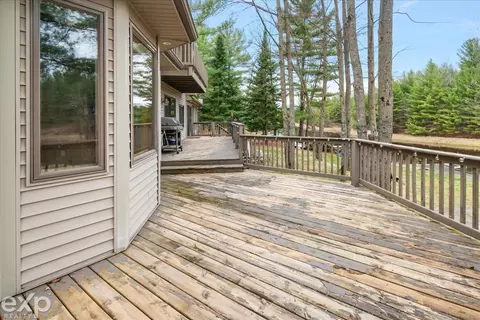 Exterior - 1077 Pineway, Gladwin, MI 48624 photo 13 of 16