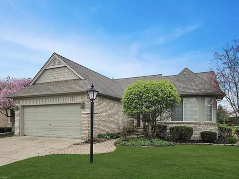 6958 Cross Crk, Washington, MI 48094