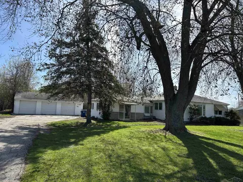 2565 S S Ctr, Saginaw, MI 48609