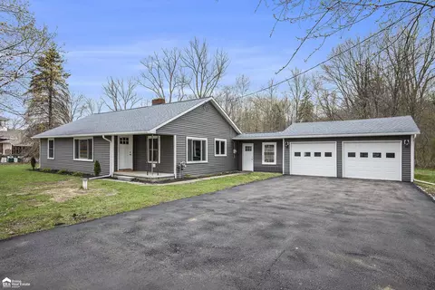 2395 E Burt, Burt, MI 48417