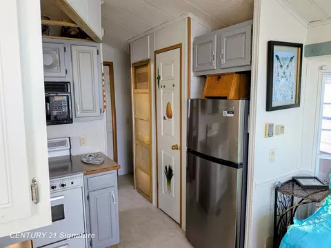 Kitchen - 965 Tyrrell, Bancroft, MI 48414 photo 2 of 3