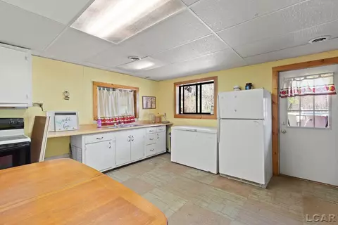 Kitchen - 3620 Sharp, Adrian, MI 49221 photo 4 of 5