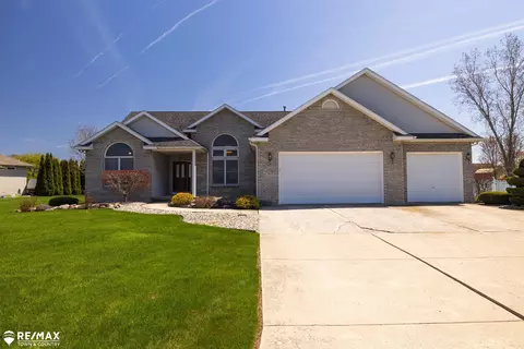 7077 Crosswinds, Swartz Creek, MI 48473